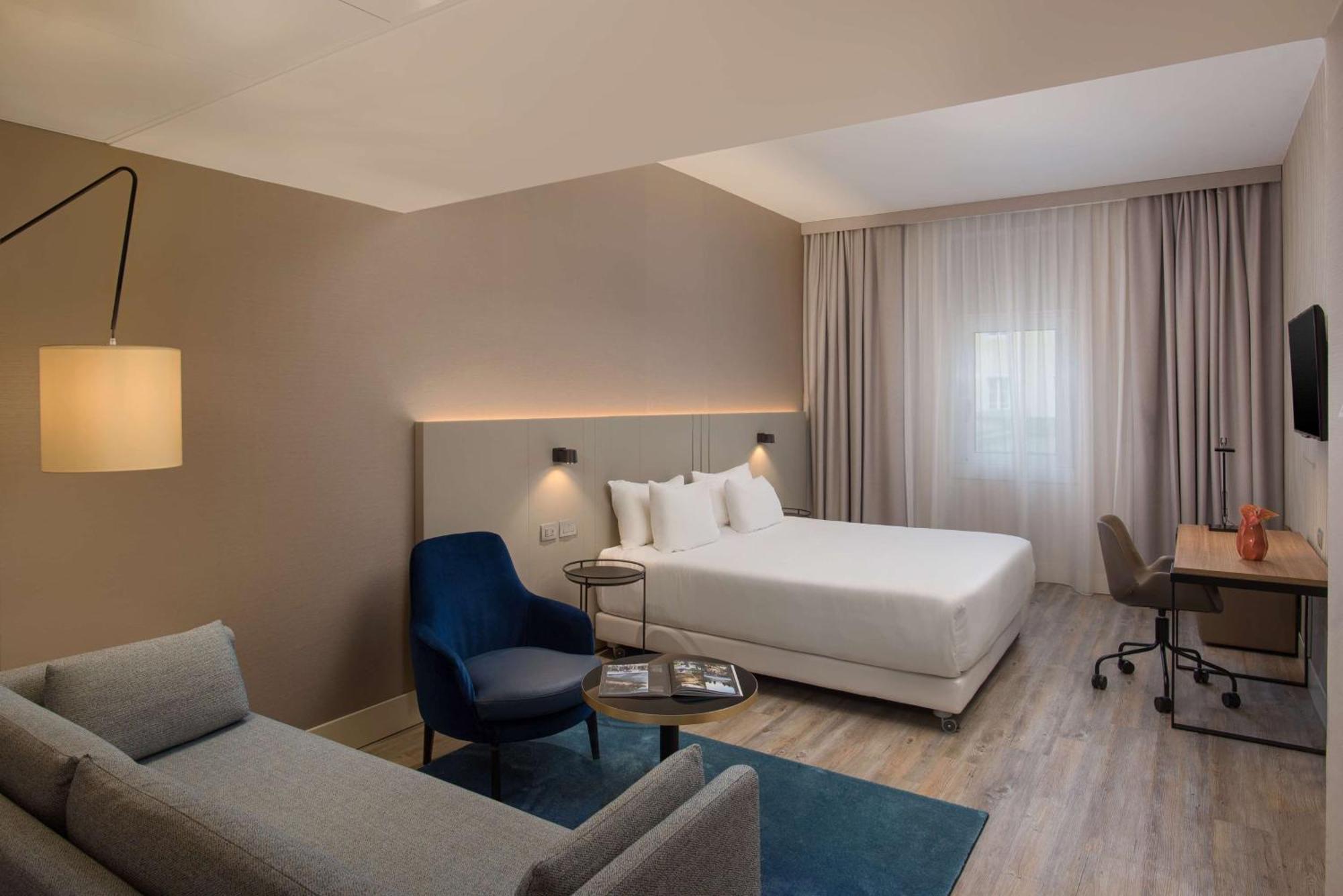 Hotel Nh 4*